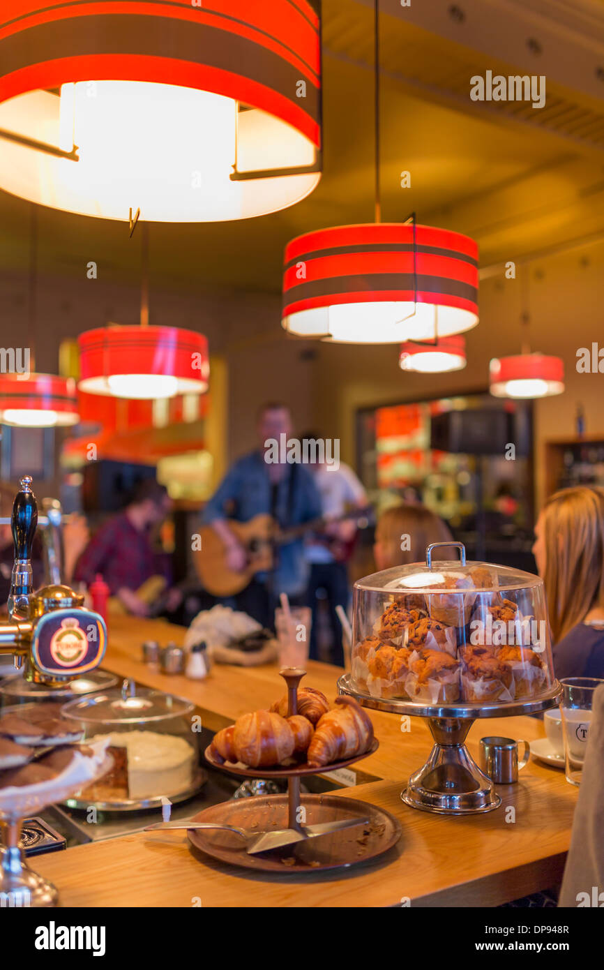 Musikalische Feste im Waschsalon Cafe im Äther, Reykjavik, Island Stockfoto