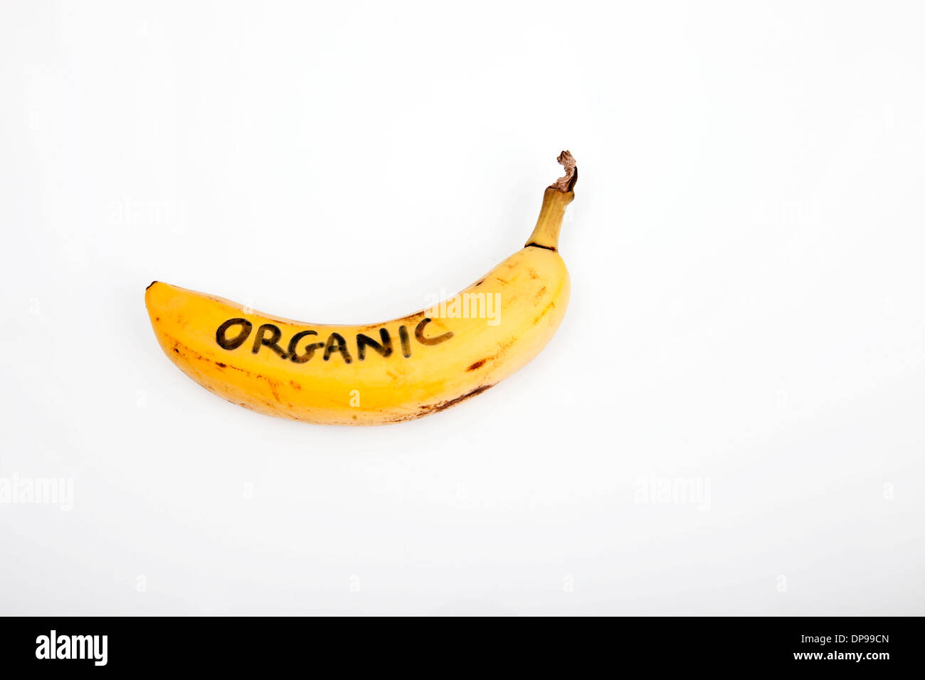 Bio Bananen vor weißem Hintergrund Stockfoto