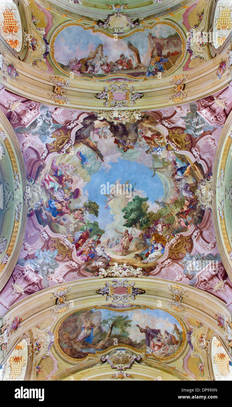 Jasov - Fresko des Heiligen Johannes des Täufers durch Johann Lucas Kracker an barocke Decke aus Premonstratesian Kloster Stockfoto