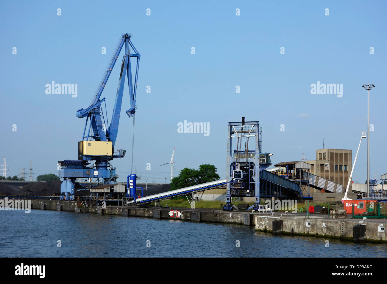 Förder- und Hebetechnik Gürtel am SEA-invest-Dock / Gent Coal Terminal / GCT am Hafen von Gent, Ost-Flandern, Belgien Stockfoto