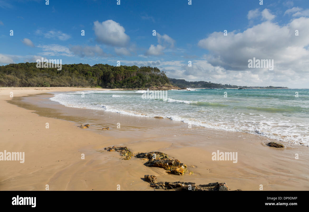 Strand in einer Bucht in der Nähe von Coffs Harbour, New South Wales, Australien Stockfoto