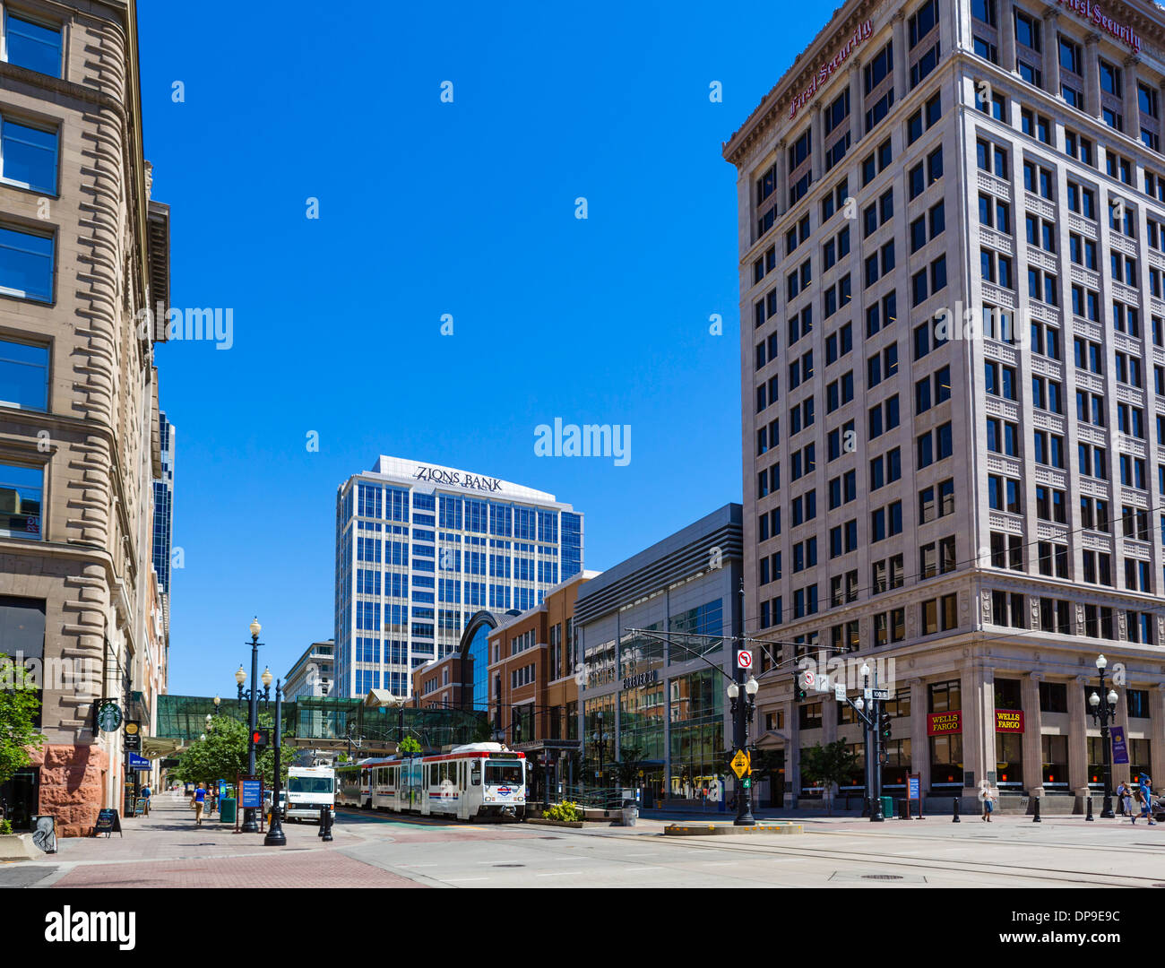 Zeigen Sie nach unten South Main Street in der Innenstadt von Salt Lake City, Utah, USA an Stockfoto