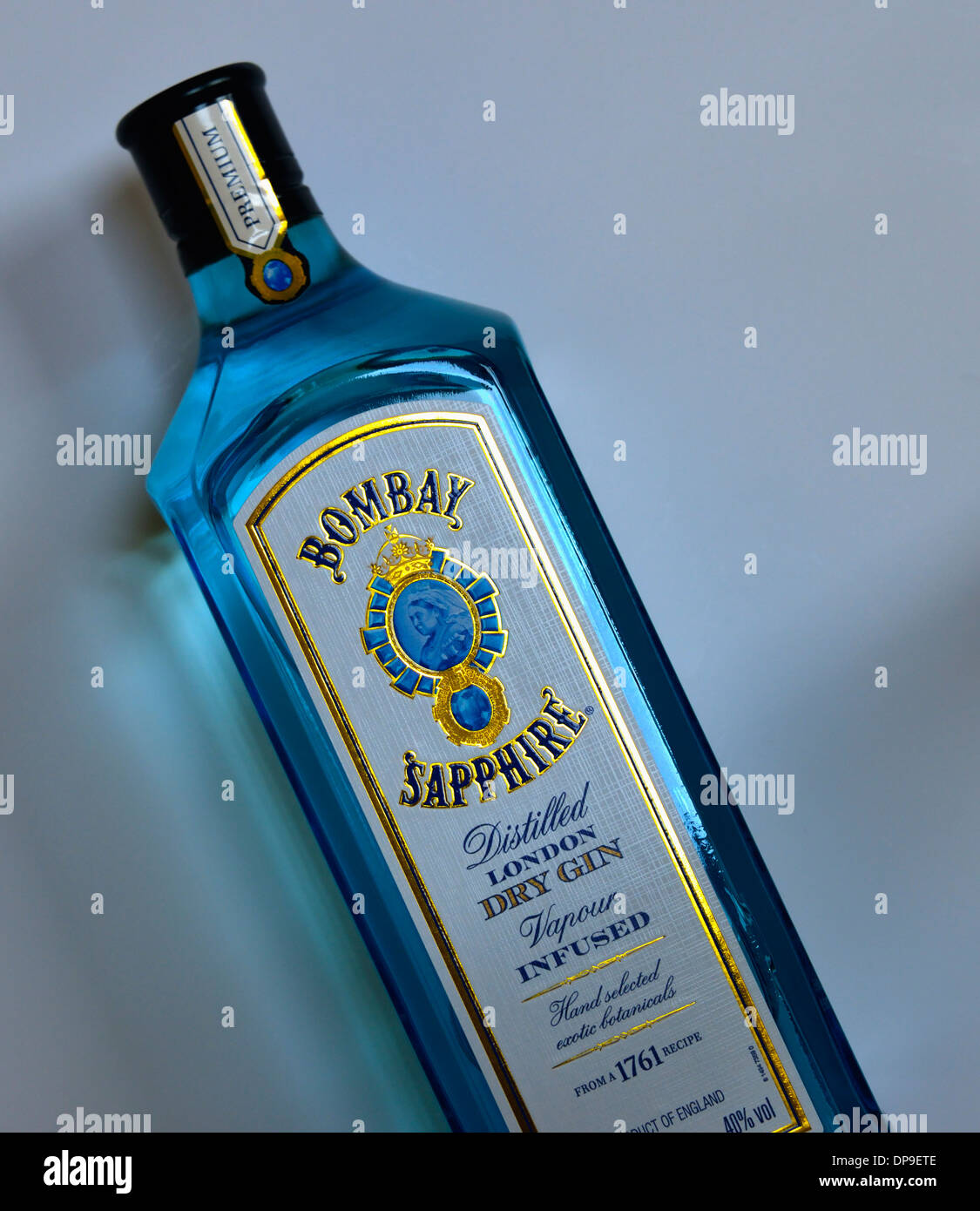 Bombay Sapphire destilliert London dry Gin. Dampf als Infusion verabreicht. Stockfoto