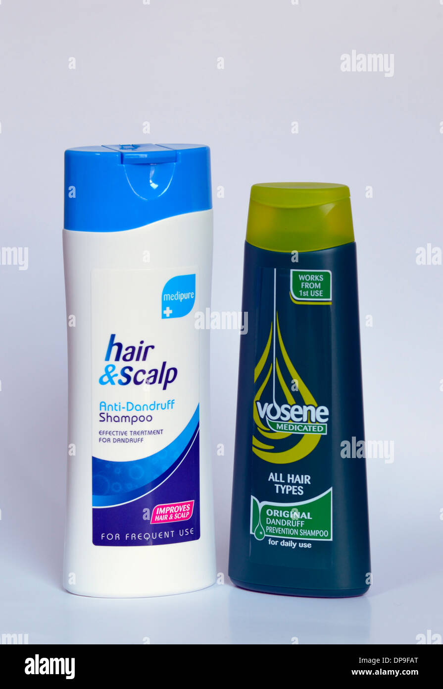 Vosene und Medipure medizinischen Shampoos. Schuppen-Prävention-Shampoo. Stockfoto