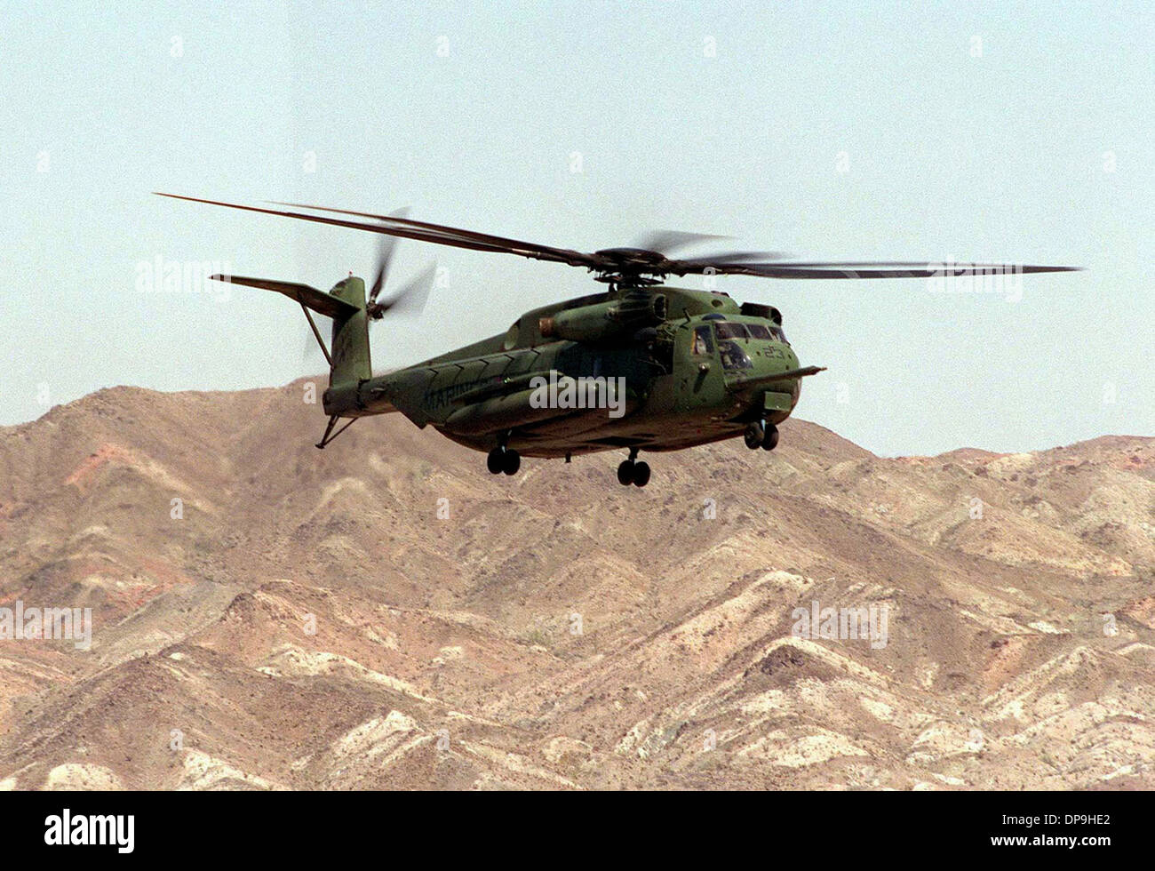 US Marinekorps CH-53 Sea Stallion-Hubschrauber macht einen Endanflug zur Landung Stockfoto