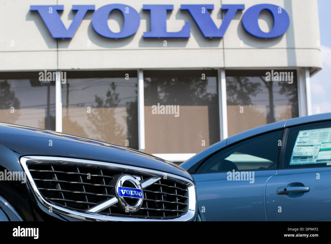 Volvo Händler viel in vorstädtischen Maryland. Stockfoto