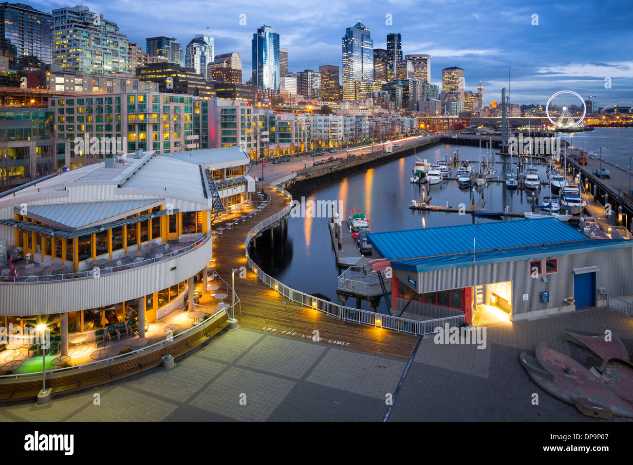 Seattle Skyline vom Pier 66 Stockfoto
