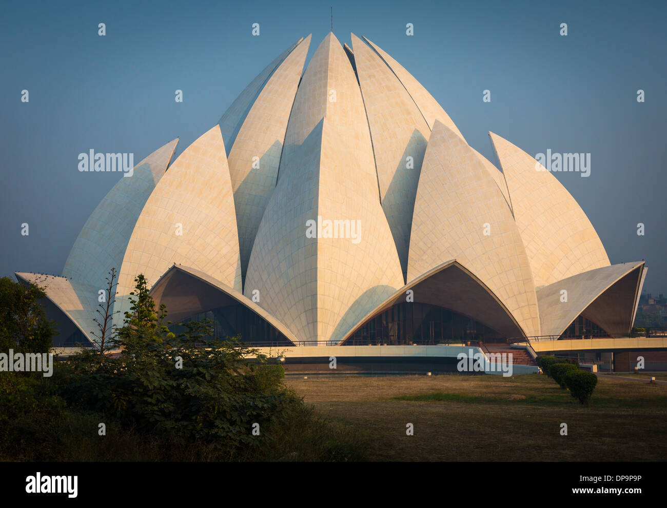 Der Lotus-Tempel befindet sich in Neu-Delhi, Indien, ist ein Bahá'Í Haus der Anbetung Stockfoto