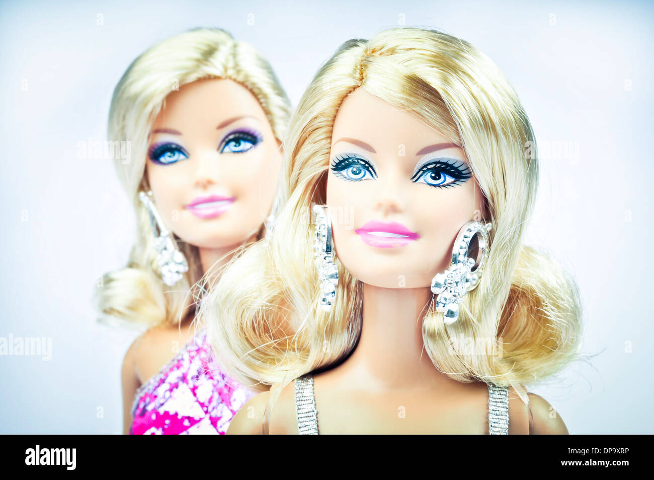 zwei Barbie-Puppen Stockfoto