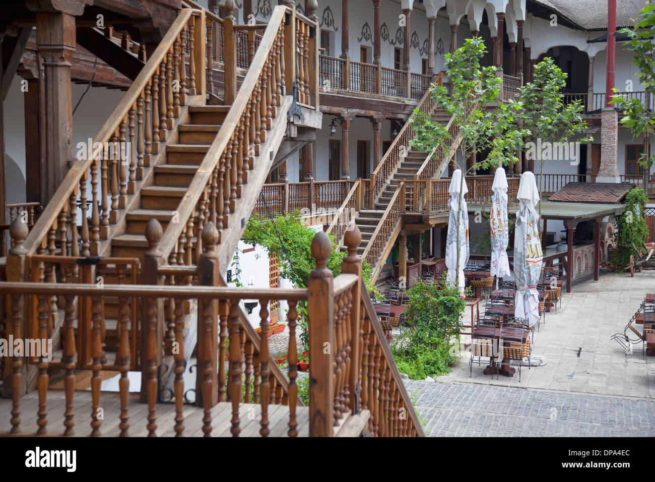 Hof der Hanul Lui Manuc Hotel und Restaurant, Altstadt, Bukarest, Rumänien Stockfoto