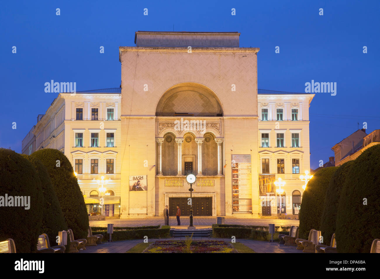 Kathedrale in Piata Victoriei bei Dämmerung, Timisoara, Banat, Rumänien Stockfoto