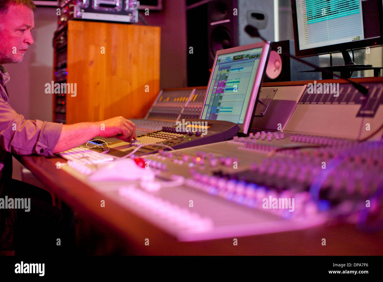 Musik-Produzent im studio Stockfoto