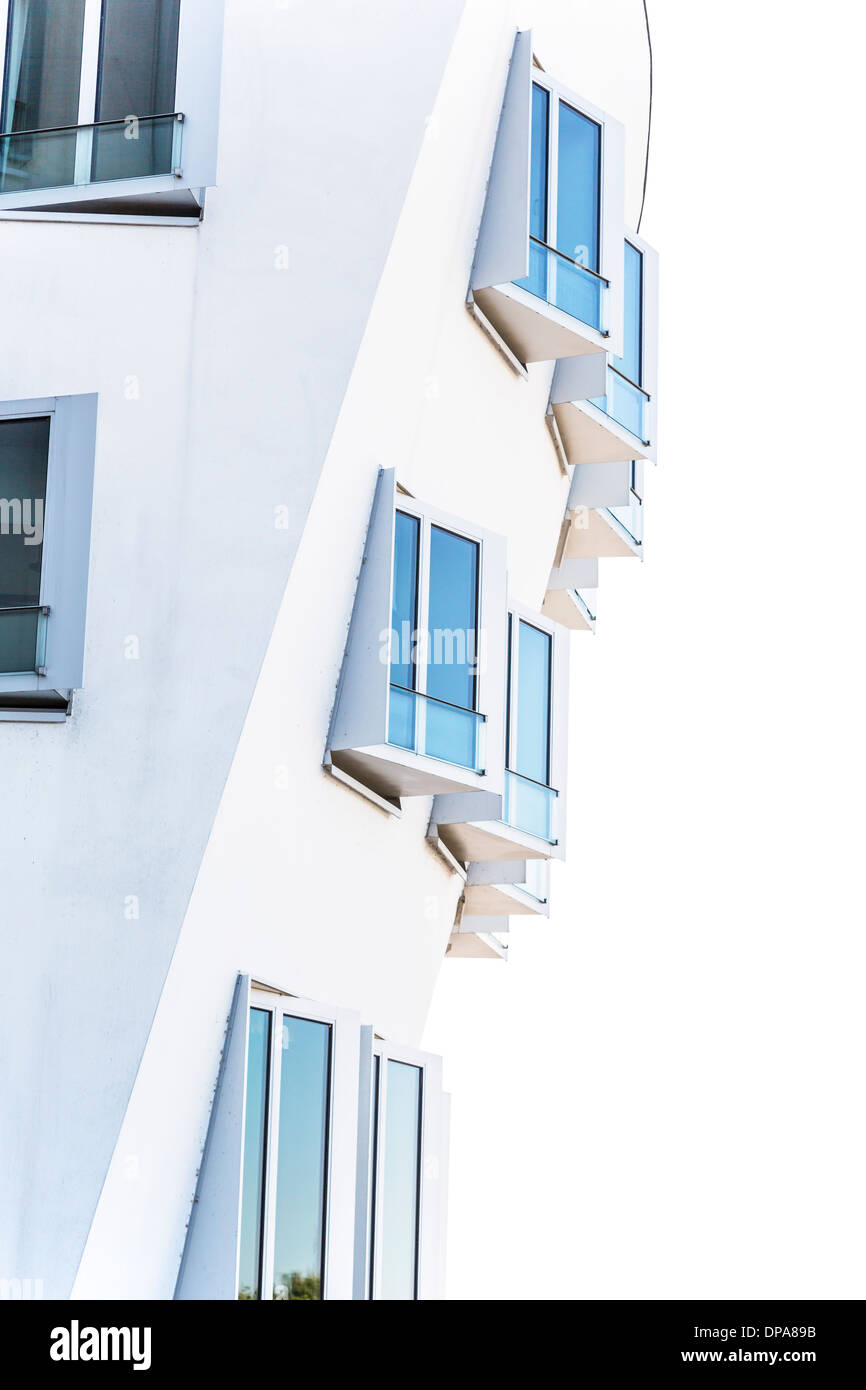 Teil eines modernen Hauses isoliert auf weiss. Stockfoto