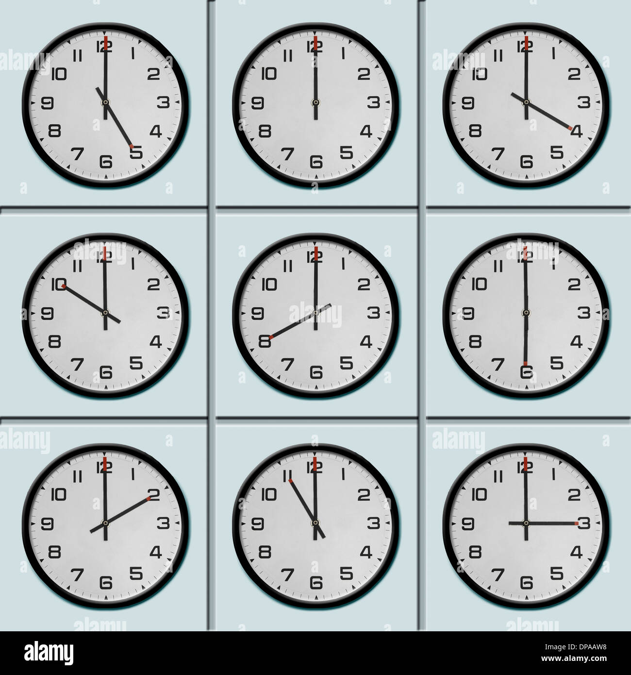Uhren mit verschiedenen Zeitzonen Stockfoto