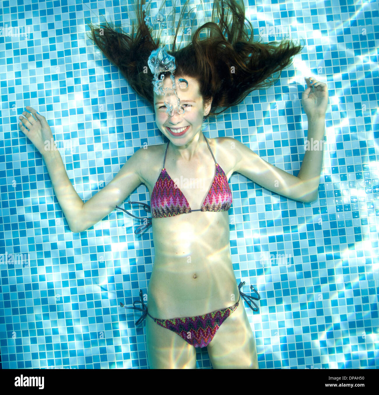 Mädchen 13 Jahre Bikini Unterwasser Fotos Und Bildmaterial In Hoher