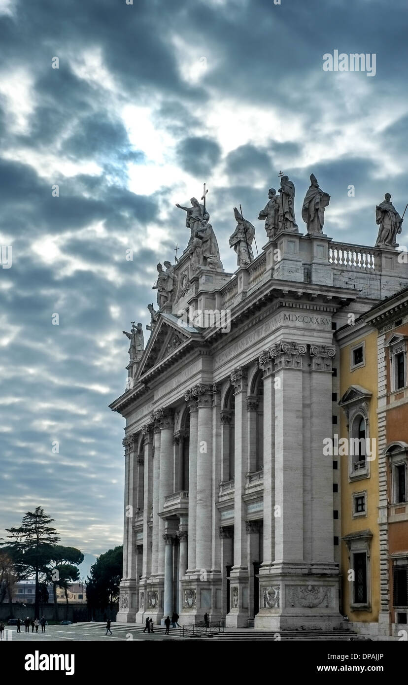 Basilika St. Johann im Lateran, die Kathedrale von Rom und der kirchlichen Amtssitz des Papstes in Rom Italien Europa Stockfoto