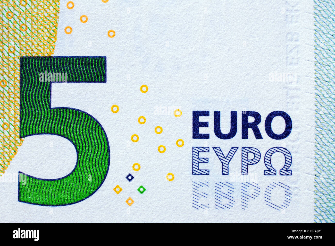 Eine Nahaufnahme von einer neuen 5 Euro Banknote mit zusätzlichen bulgarischen EBPO schreiben Stockfoto