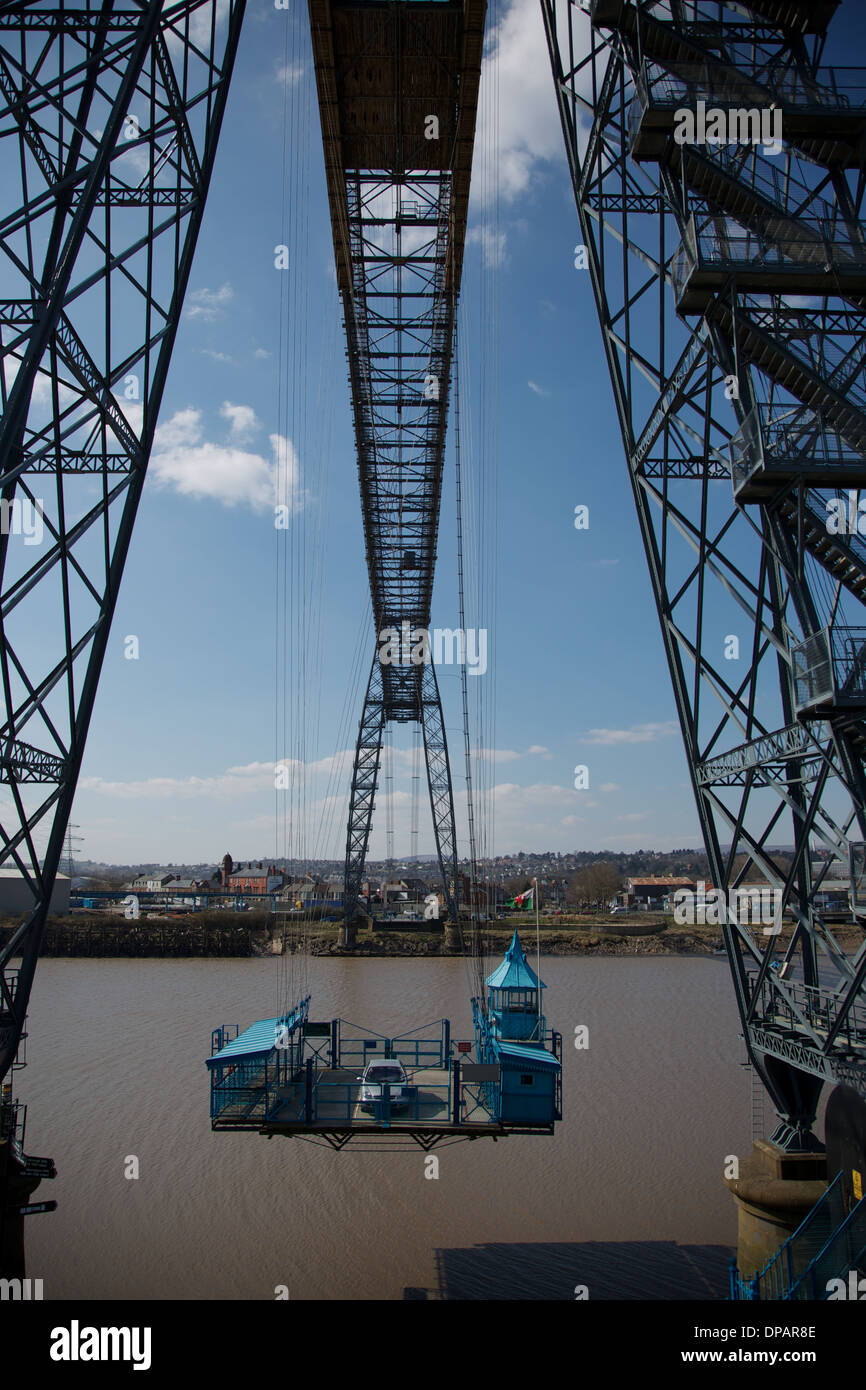 Newport-Schwebefähre überquert den Fluss Usk, Newport, South Wales, UK, Großbritannien. Stockfoto