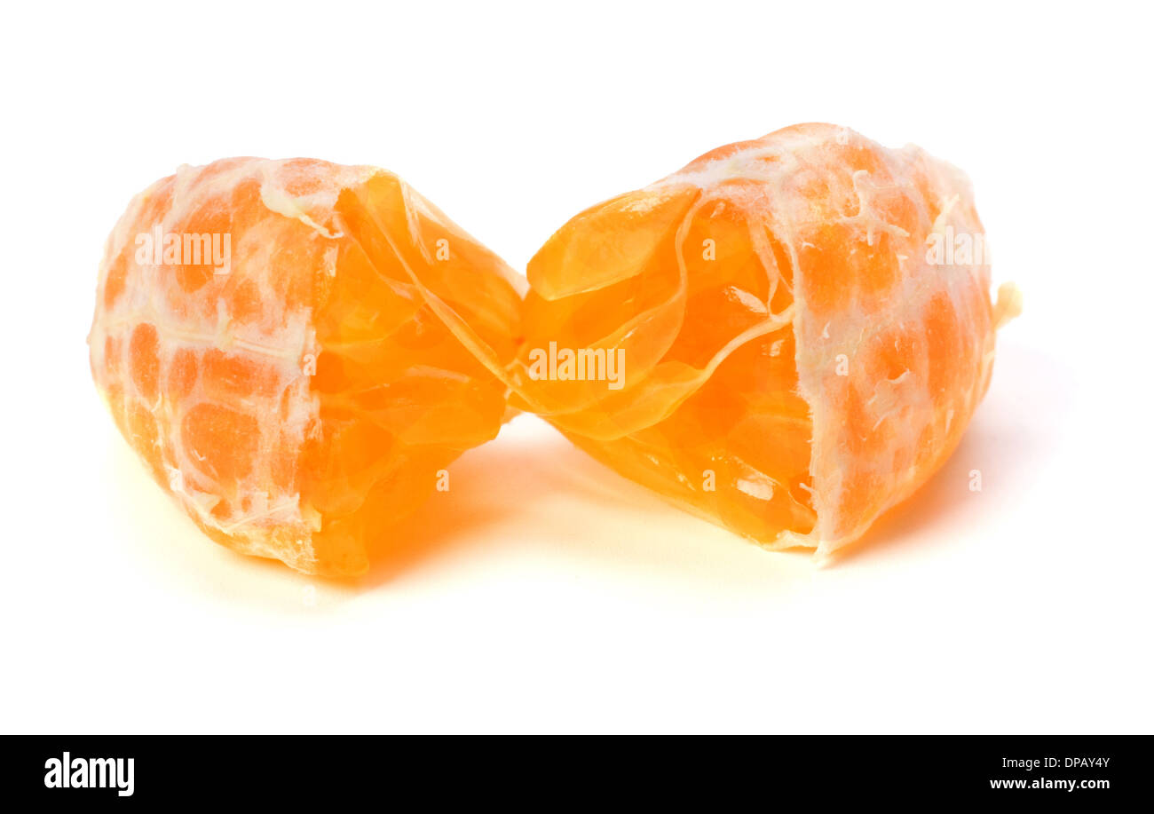 geschälte Mandarine Segment isoliert auf weißem Hintergrund Stockfoto