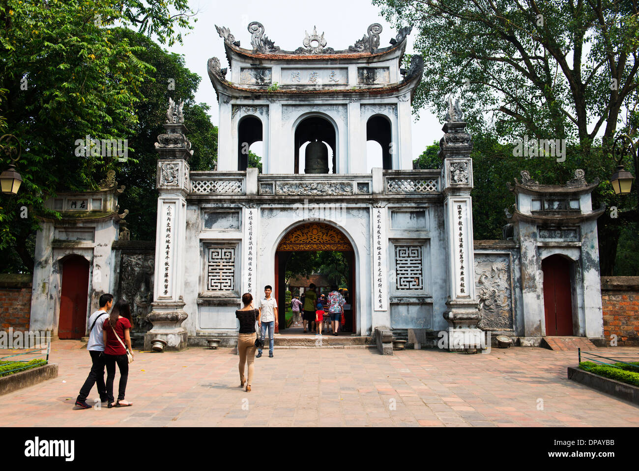 Die schöne Temple of Literature / Văn Miếu in Hanoi, Vietnam. Stockfoto