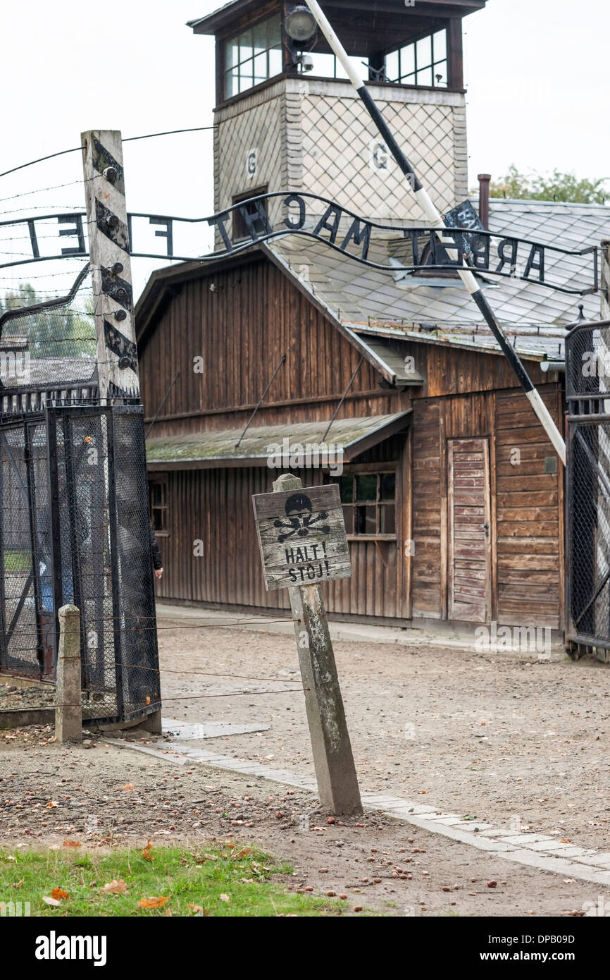 Haupttor am Auschwitz Konzentration Lager, Oswiecim, Polen, Europa Stockfoto