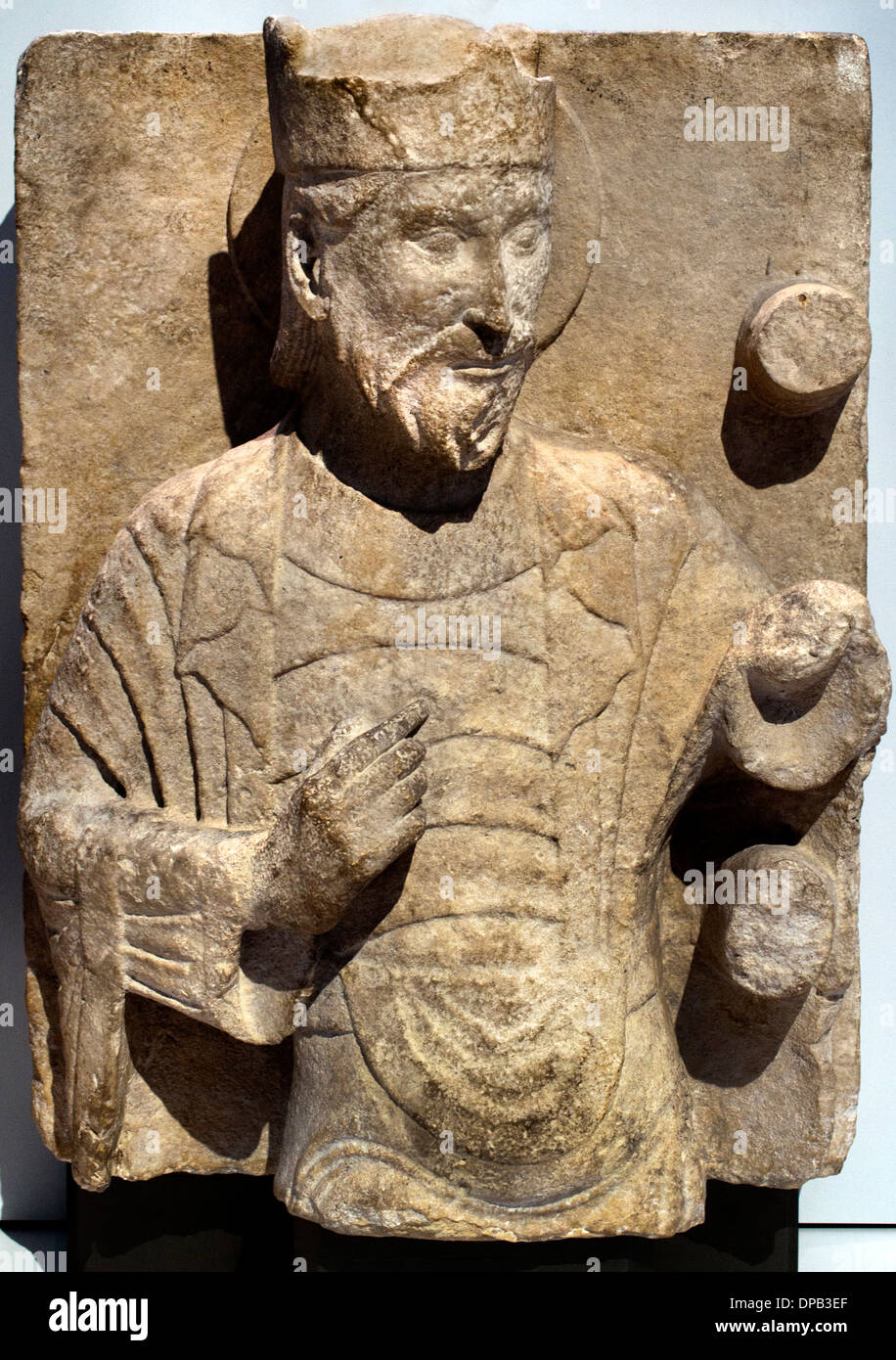 Büsten der Könige von der Fassade der Kirche der Muttergottes von Couldre Partenay Französisch Frankreich 1150-1200 in Stein Stockfoto