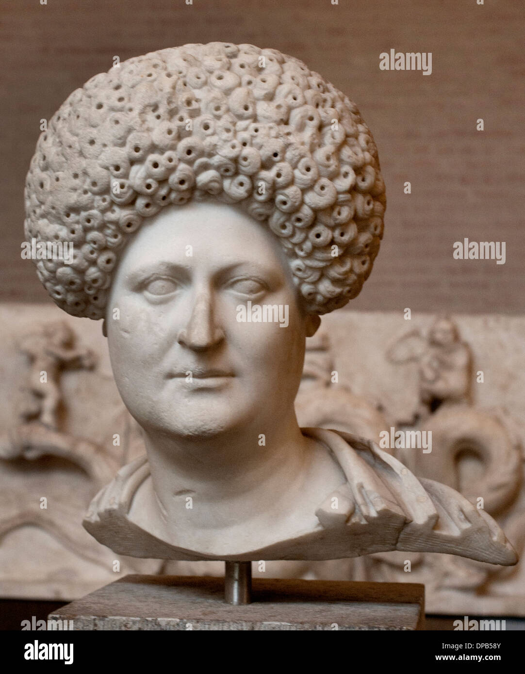 Römerin. 80 CE. Erhöhten Frisuren gemacht durch Mischen von fremden und eigenen Haare Flavian Dynastie am Hof und außerhalb Roms Stockfoto