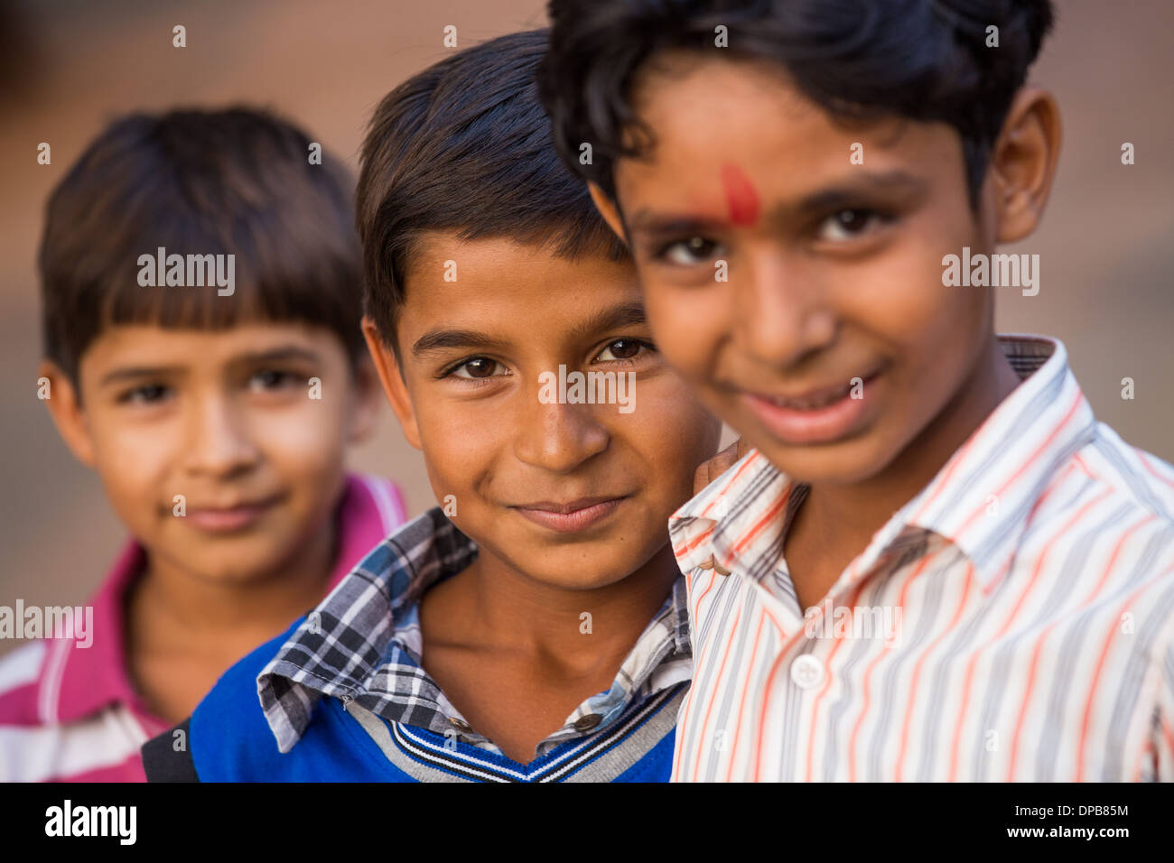 Lokalen Jungs, Bagar, Rajasthan, Indien Stockfoto