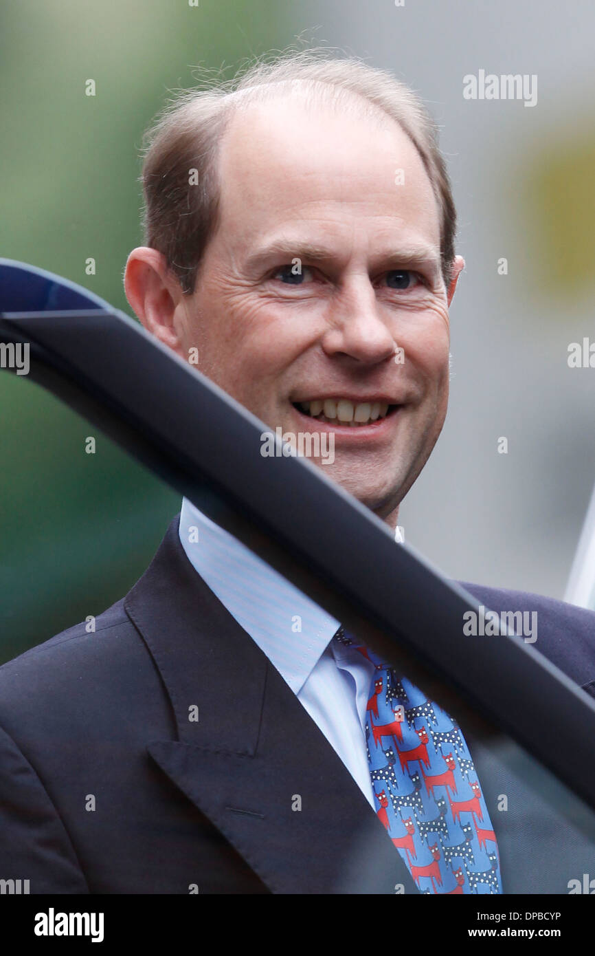 Prince Edward, Earl of Wessex kommt in der London-Klinik, wo sein Vater Prinz Philip Herzog von Edinburgh ins Krankenhaus eingeliefert Stockfoto