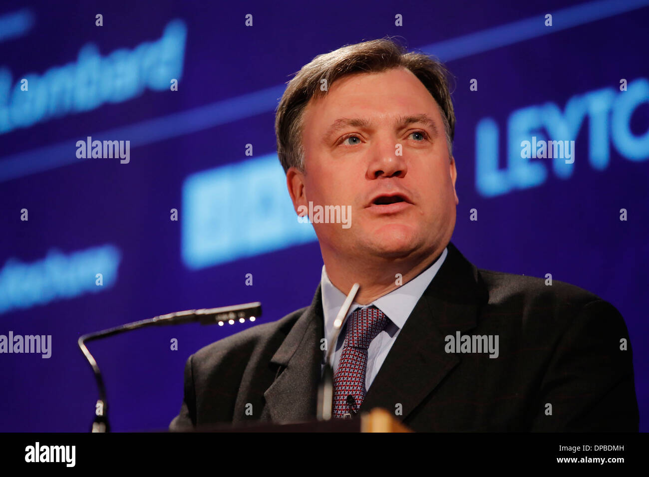 Schatten der Schatzkanzler Ed Kugeln MP auf der EEF-Konferenz im QEII Confrence Centre in central London Großbritannien 05 März Stockfoto