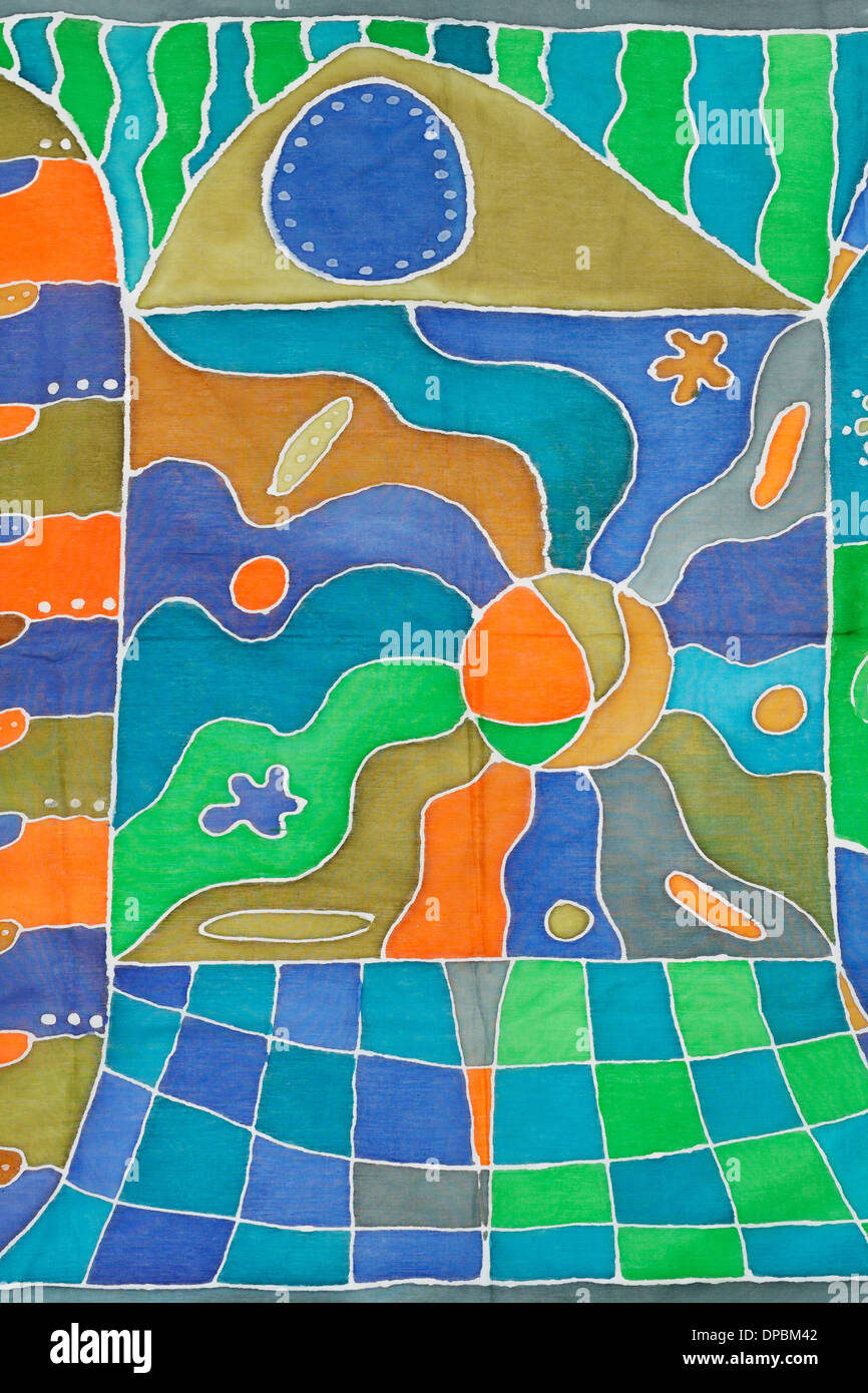 abstrakte Land Muster bemalte Seide Batik auf handgemachte Schal Stockfoto