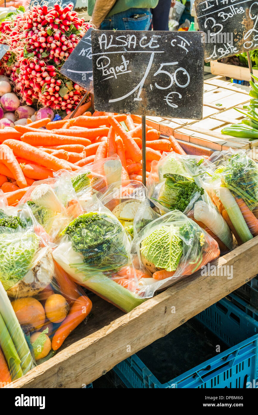 Salat display -Fotos und -Bildmaterial in hoher Auflösung – Alamy