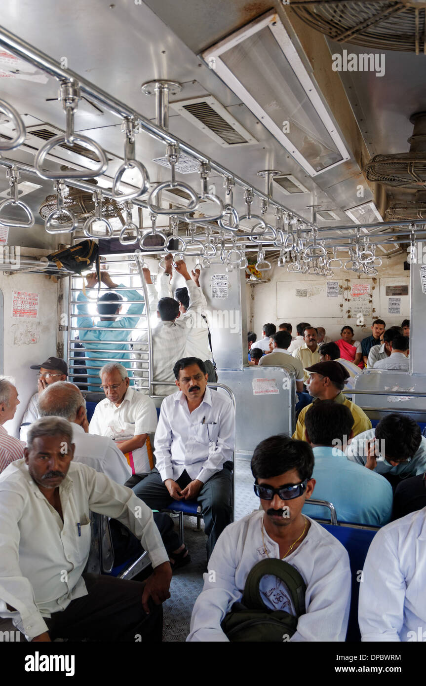 In einem erstklassigen Eisenbahnwagen in Indien Stockfoto