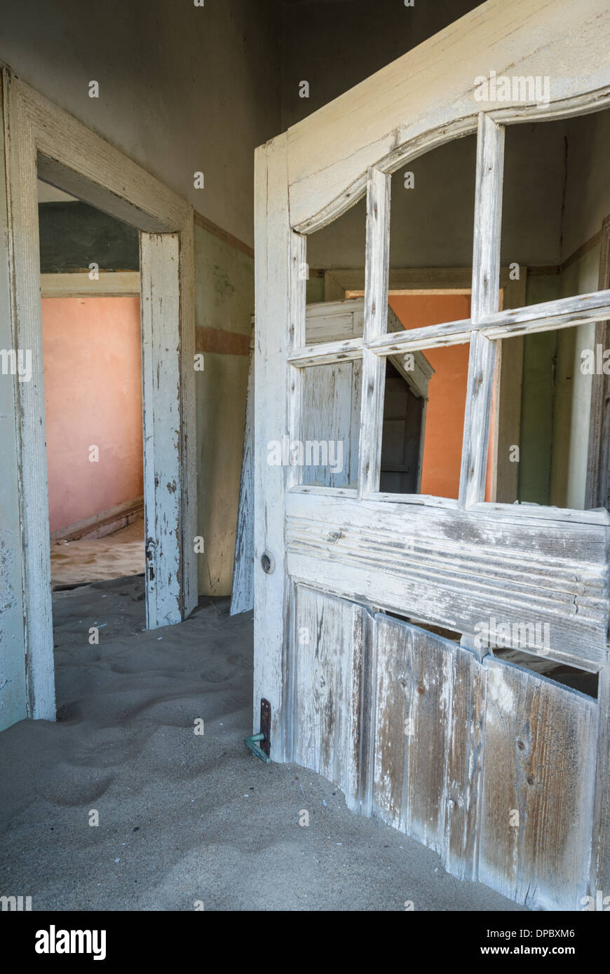 Verlassenes Haus von den alten Bergbau Stadt von Kolmanskoppe, Namibia, Afrika Stockfoto