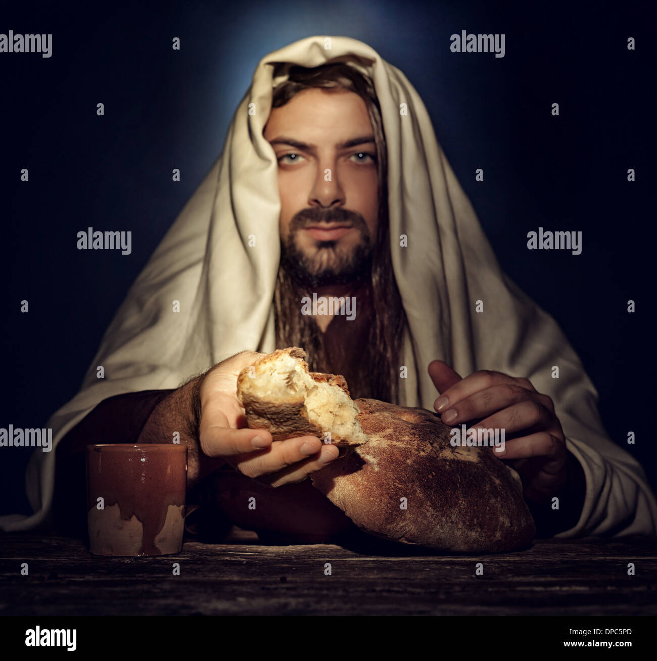 Das letzte Abendmahl, Jesus bricht das Brot. Stockfoto