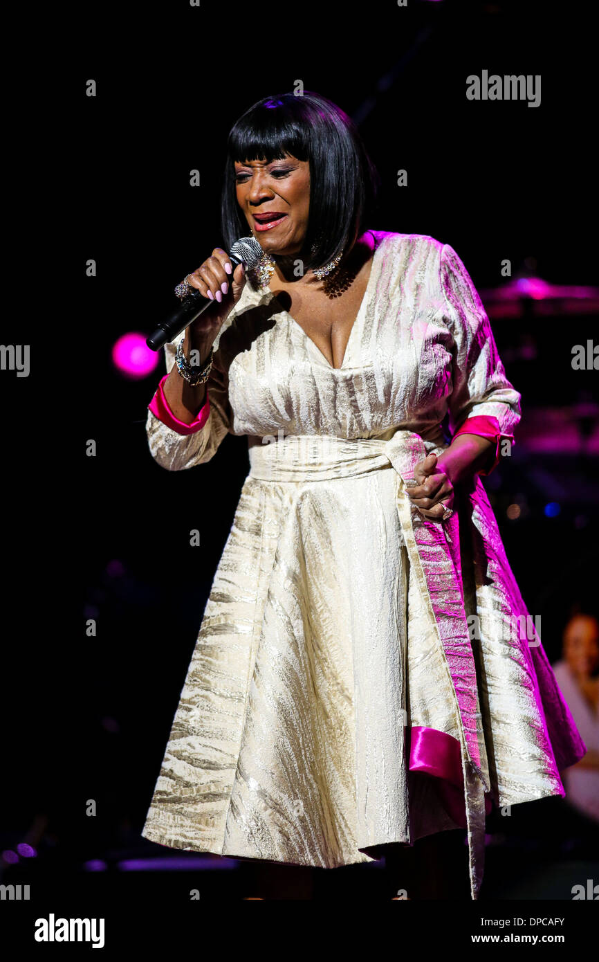 R&B Sängerin Patti Labelle führt live im Konzert als Teil ihrer Welt-Tournee Stockfoto