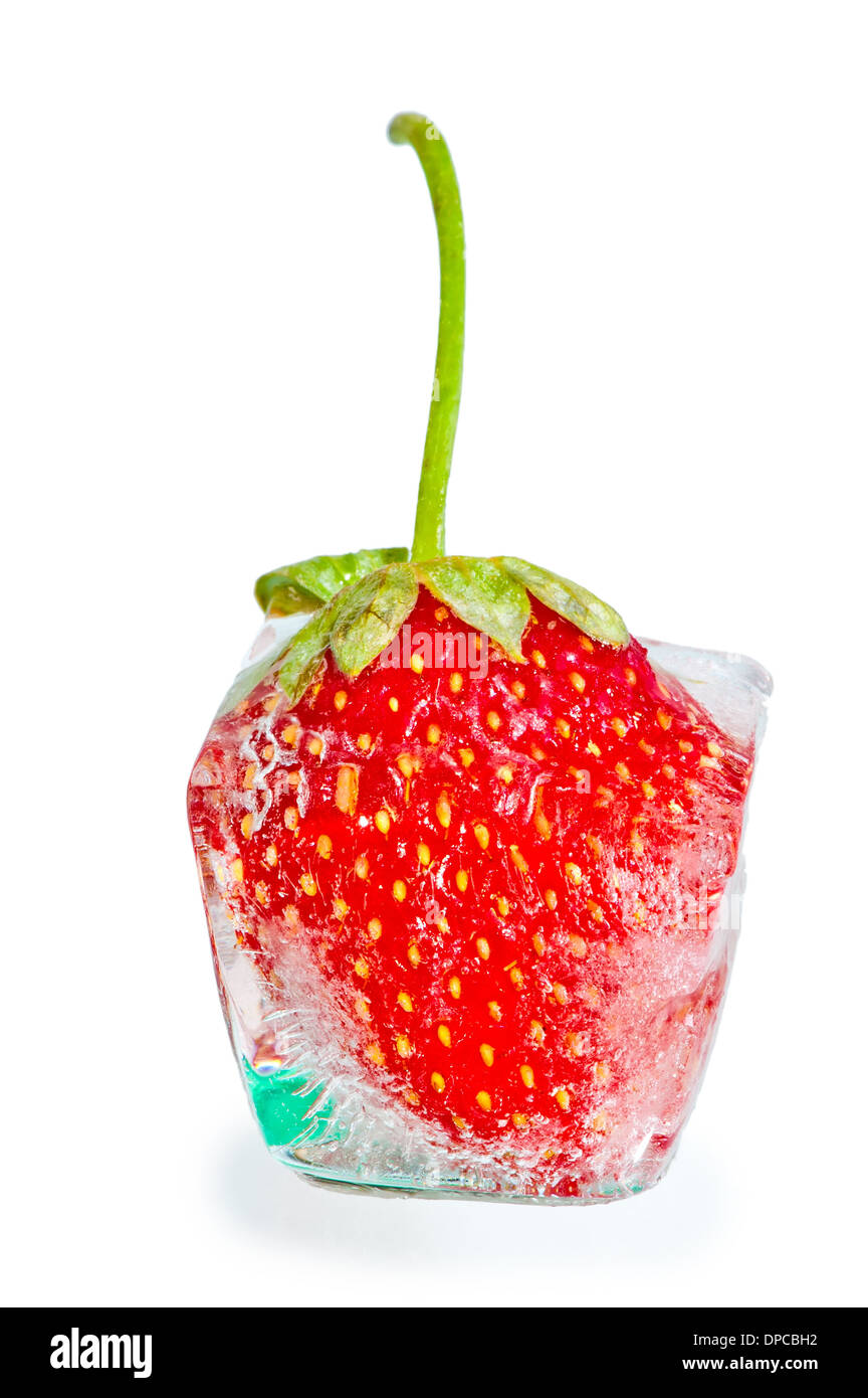 mit Erdbeer Eis schmilzt cube Stockfoto