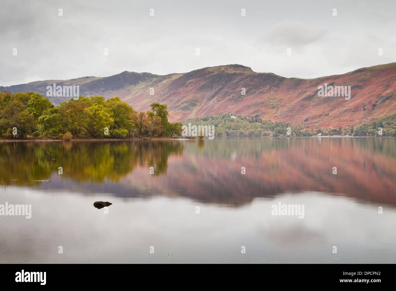 Derwent Water in den Lake District National Park. Stockfoto