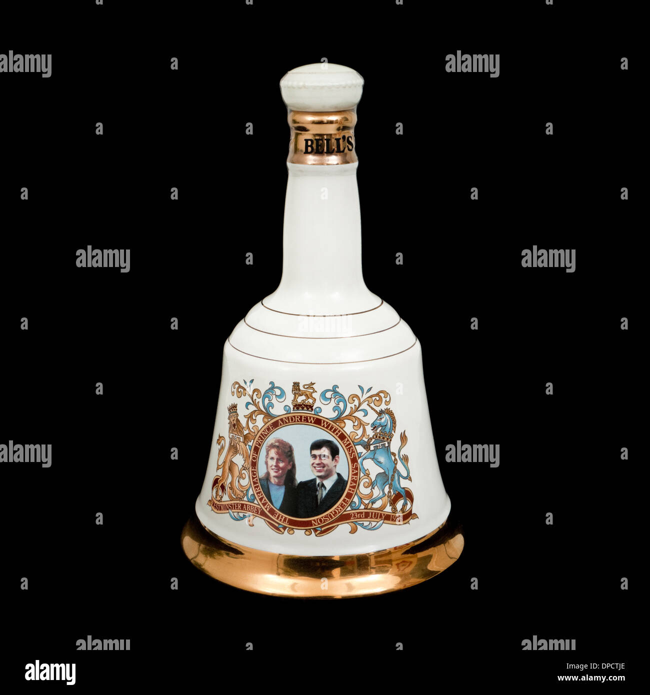 Bells Scotch Whisky Porzellan Karaffe von Wade, zum Gedenken an die Hochzeit von Prinz Andrew und Sarah Miss Ferguson gemacht Stockfoto