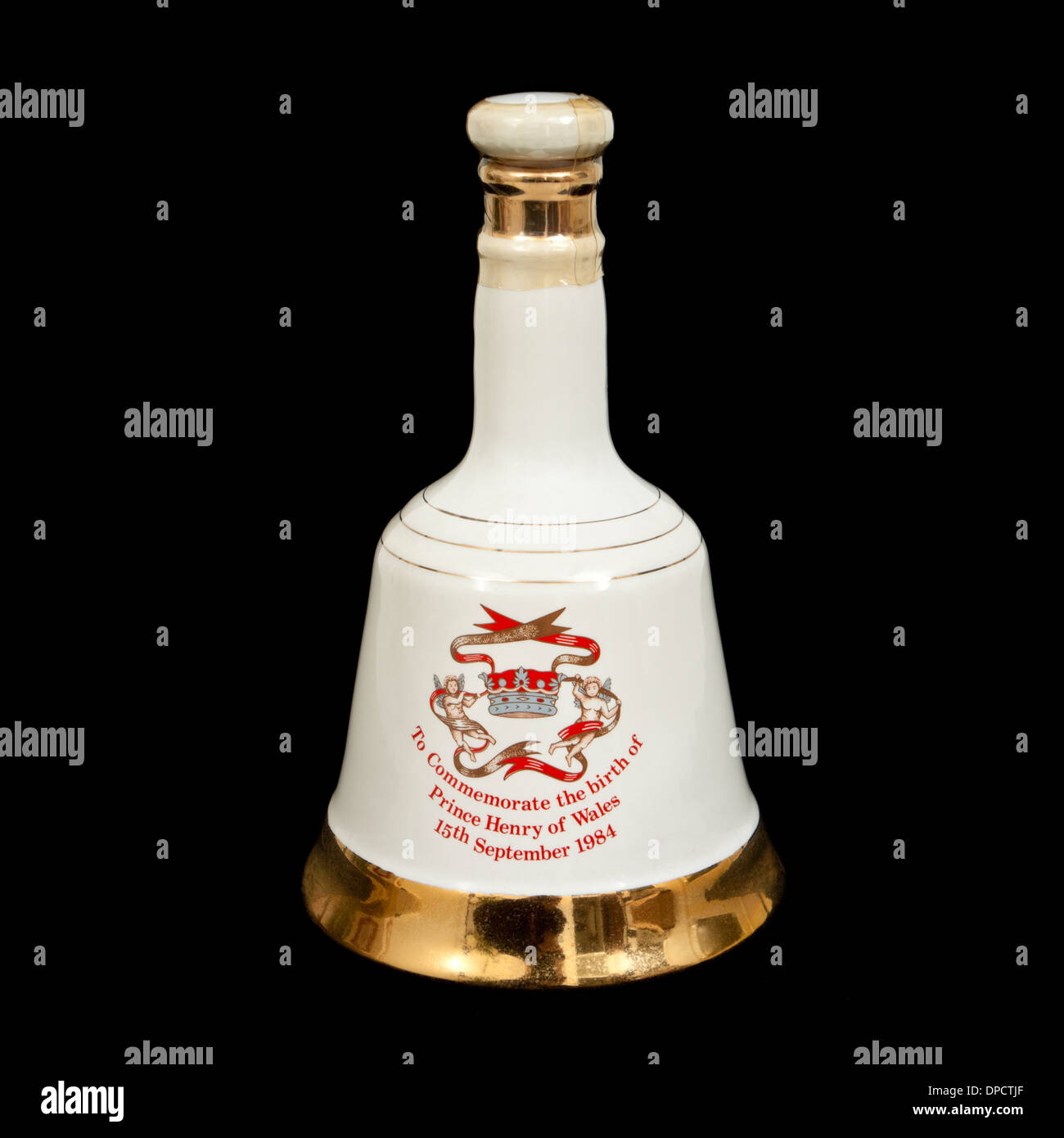 Bells Scotch Whisky Porzellan Royal Dekanter von Wade, zum Gedenken an die Geburt von Prinz Henry (Harry) auf 15.09.1984 gemacht Stockfoto