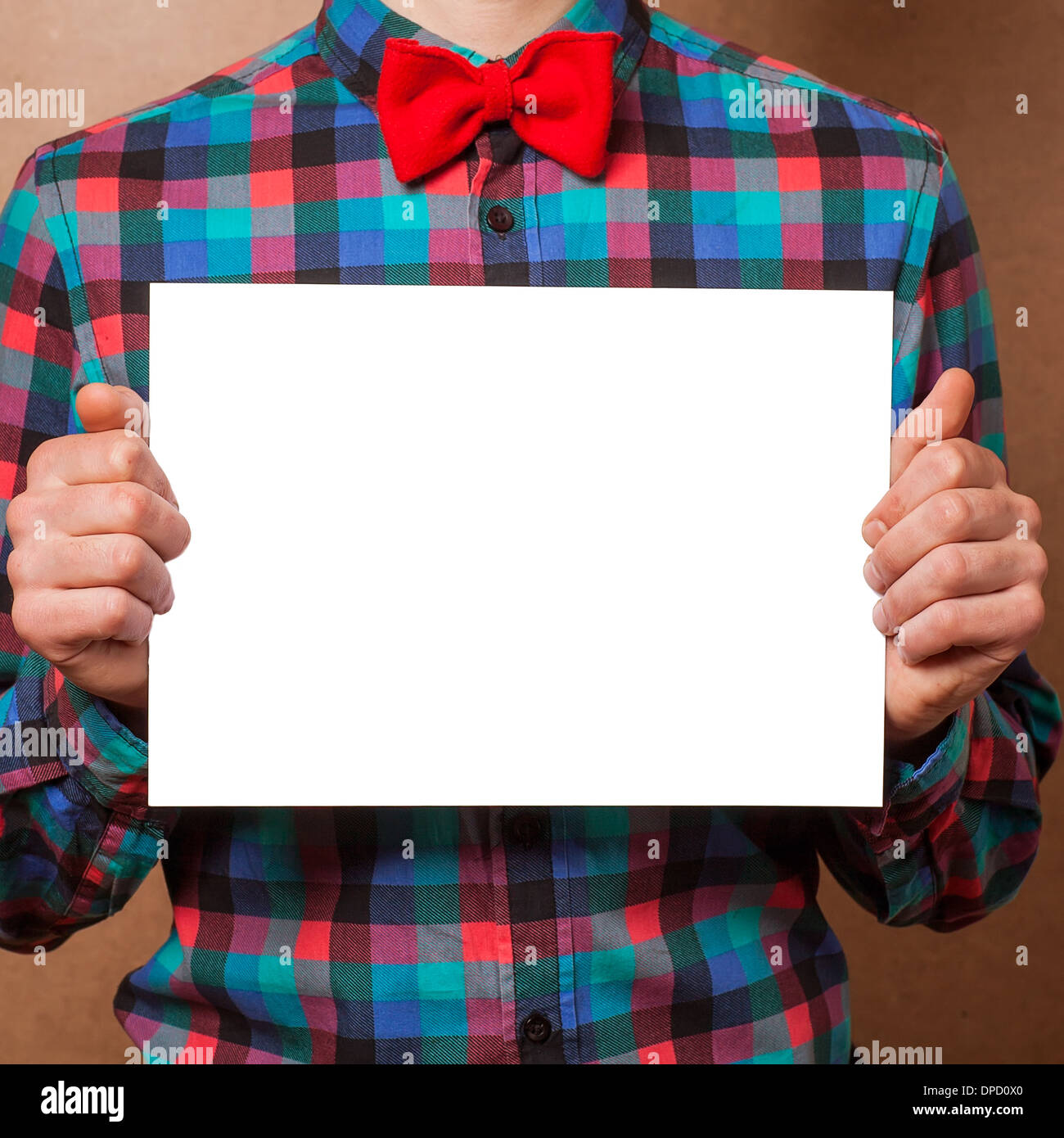 Nahaufnahme der Hände des Mannes zeigt leere Tafel Stockfoto
