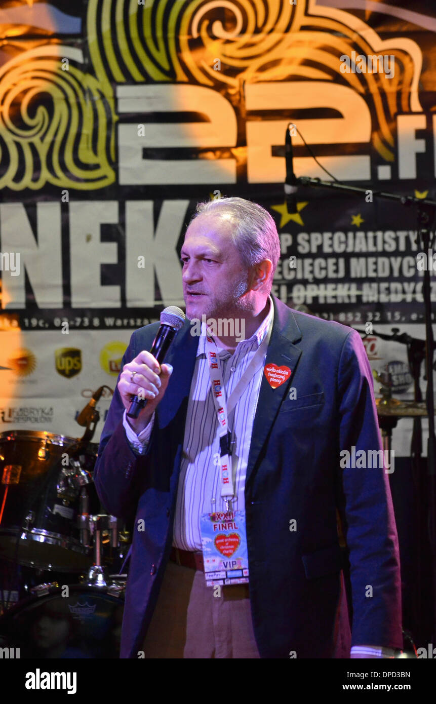 London. 12. Januar 2014. 22. große Finale des großen Orchesters der Weihnachtshilfe (GOCC, polnische Wielka Orkiestra Świątecznej Pomocy WOŚP).  Polens Botschafter - spricht Witold Sobków im Königreich an die Teilnehmer. WOSP gehört zu den größten, nichtstaatliche, gemeinnützige, Wohltätigkeitsorganisationen in Polen. Es wurde 1993 von Jerzy Owsiak, Lidia Niedźwiedzka-Owsiak, Bohdan Maruszewski und Piotr Burczyński gegründet. Das Hauptziel war damals, "Gesundheit schützen und retten das Leben von Kindern durch Bereitstellung von medizinischen Geräten, öffentliche Krankenhäuser" e erste oder Seco Credit: Marcin Libera/Alamy Live Stockfoto