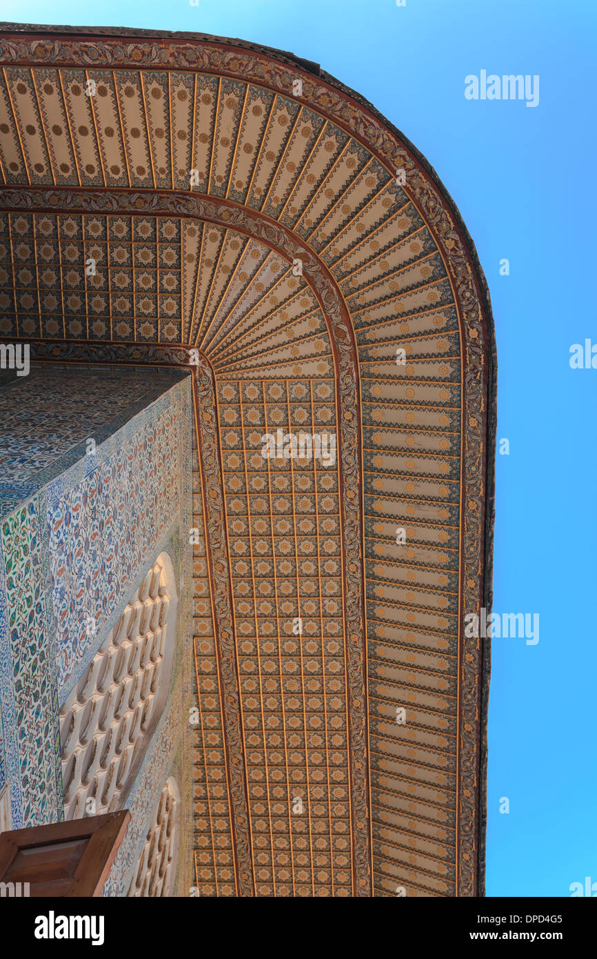 Schöne orientalische Traufe im Topkapi Palast, Istanbul, Türkei Stockfoto