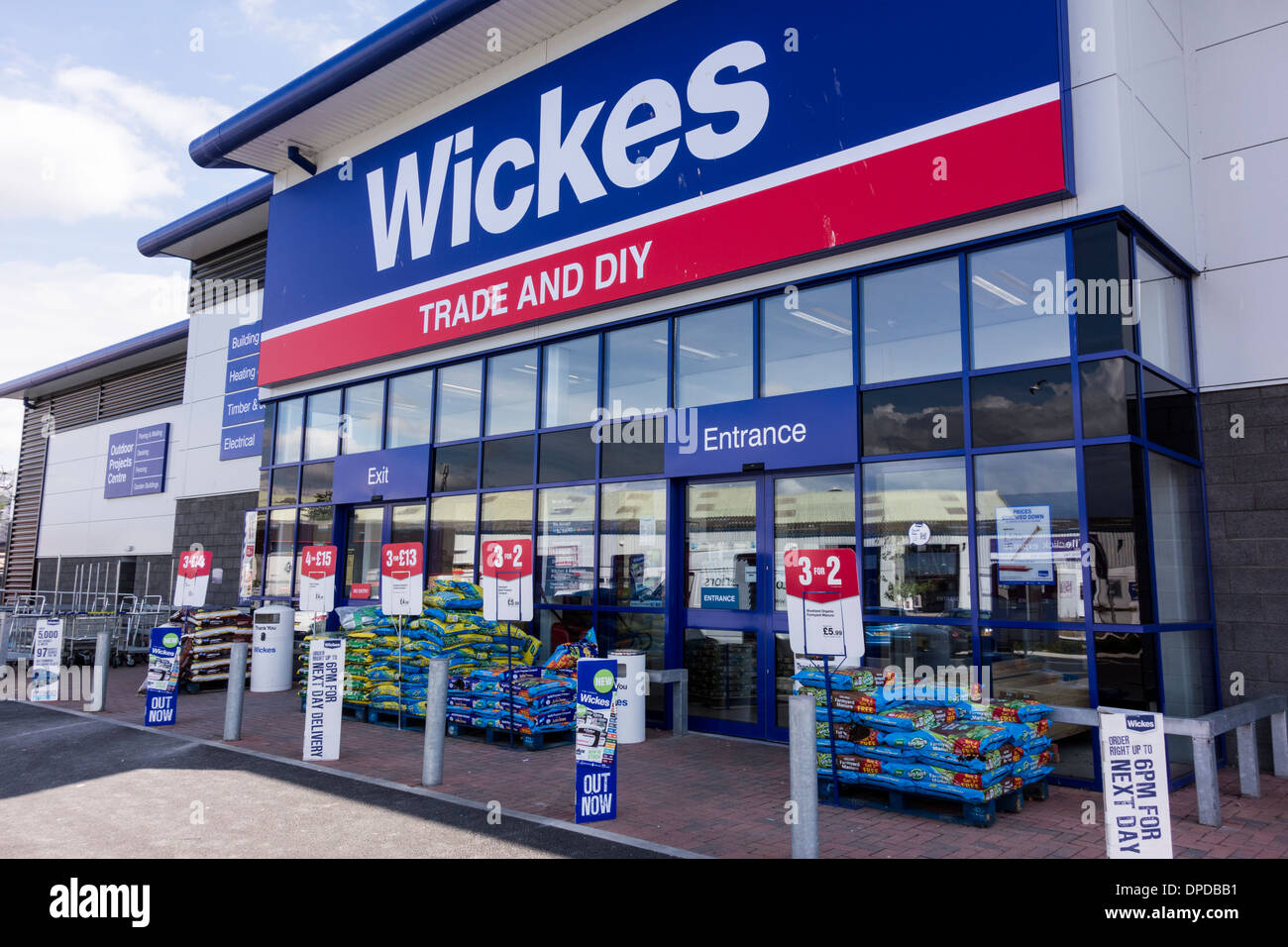 Wickes ist DIY-Händler mit Sitz in UK.  Sie liefern Hauptverbesserung Produkte für Handel und BAUMÄRKTE. Stockfoto