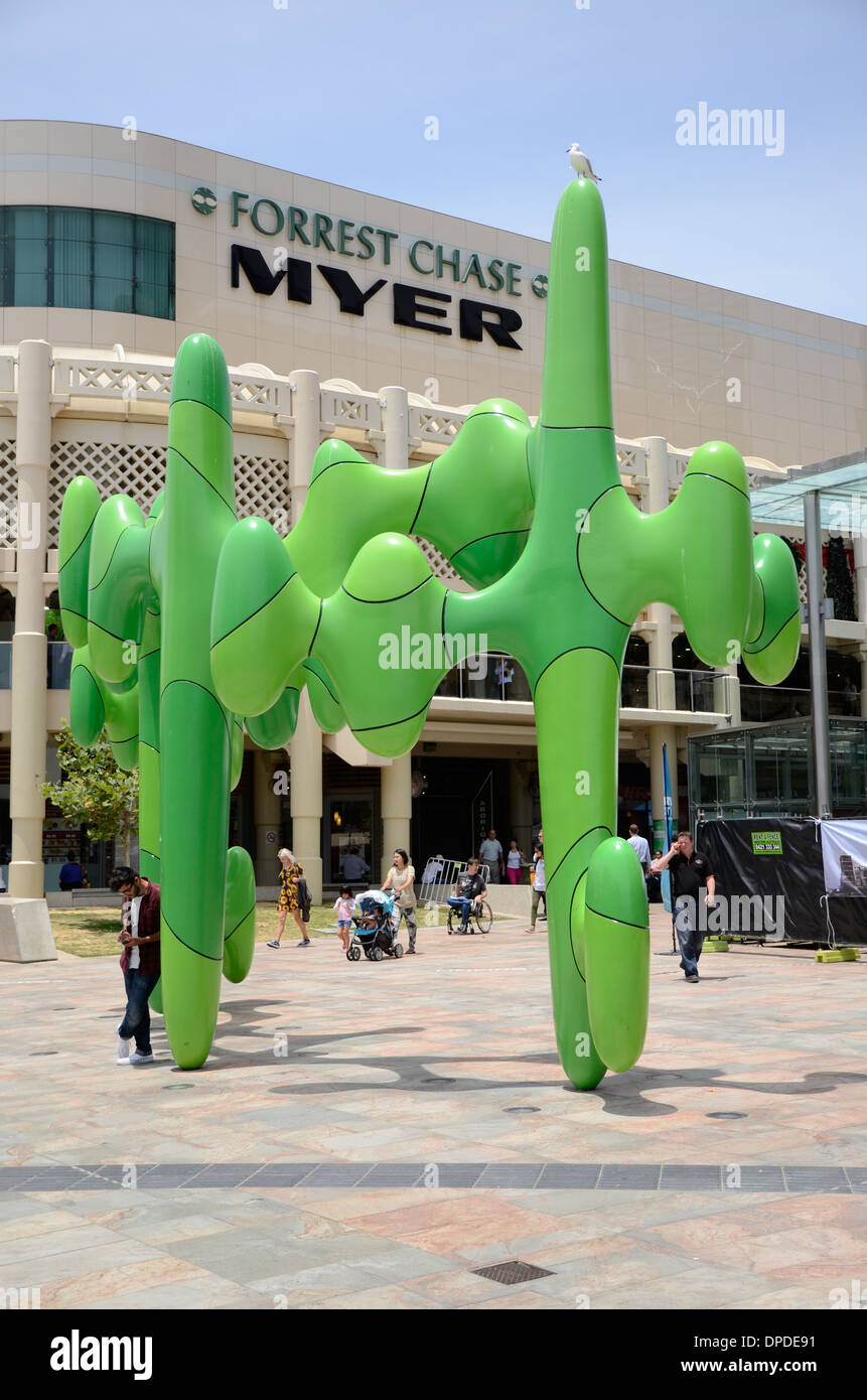 Skulptur von James Angus vor eine Filiale der Kaufhauskette Myer in Perth, Western Australia Stockfoto