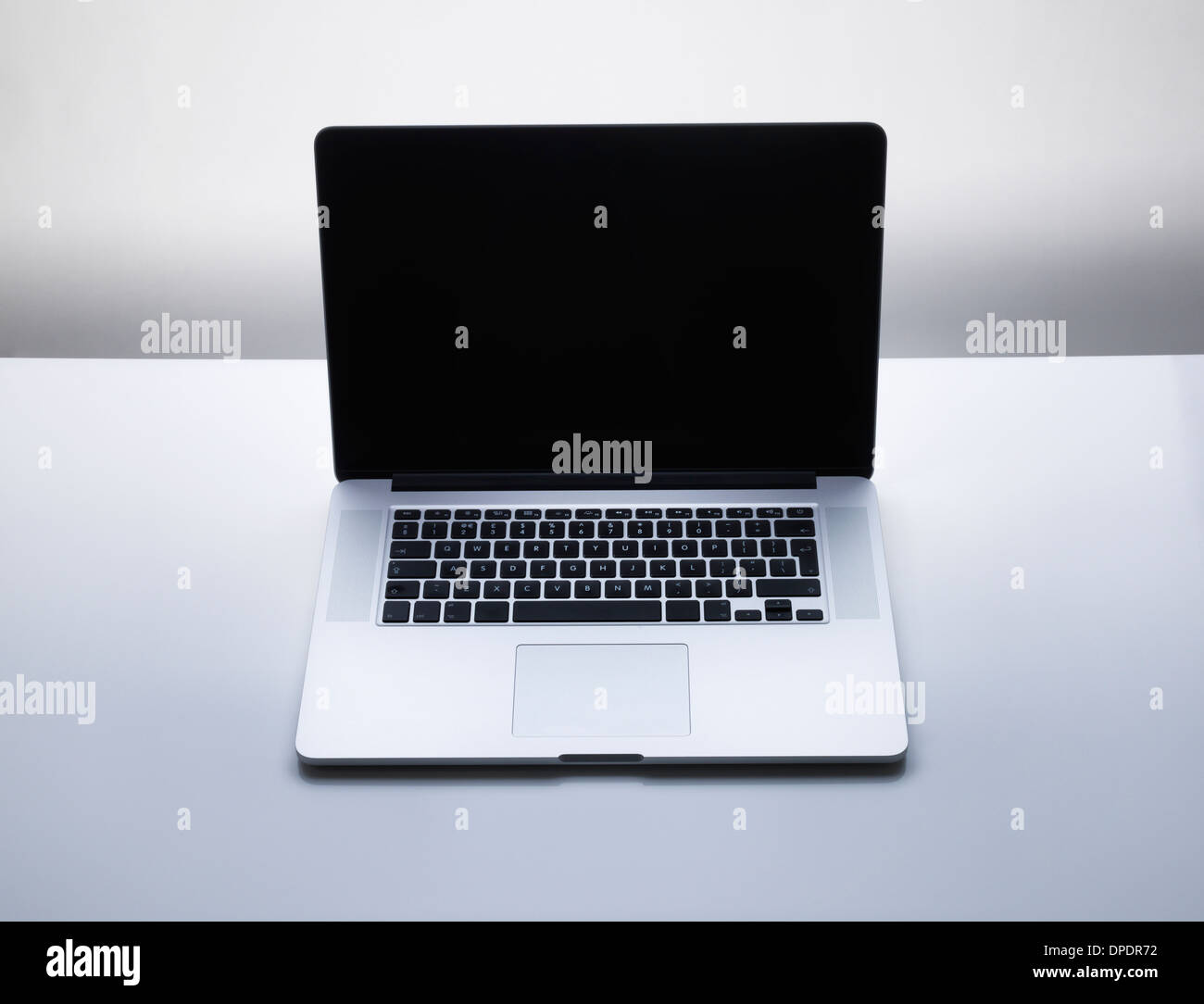 Laptop-Computer am Schreibtisch Stockfoto