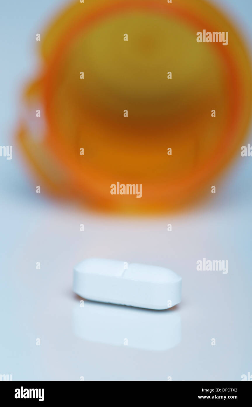 Tablette mit 5 mg Hydrocodone und 500 mg Paracetamol (Acetaminophen) Stockfoto