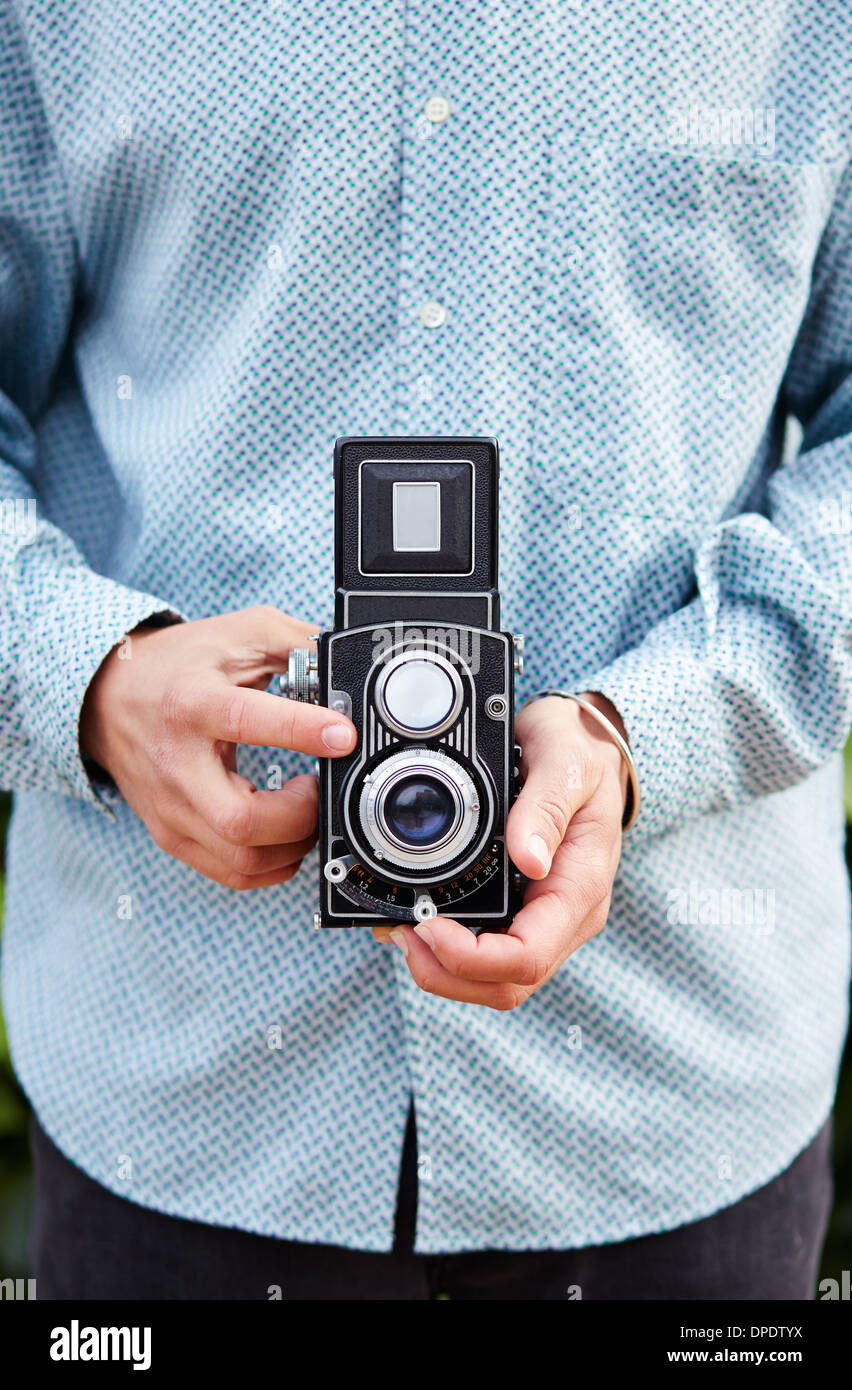 Hände, die Aufnahme mit TLR Kamera Nahaufnahme Stockfoto
