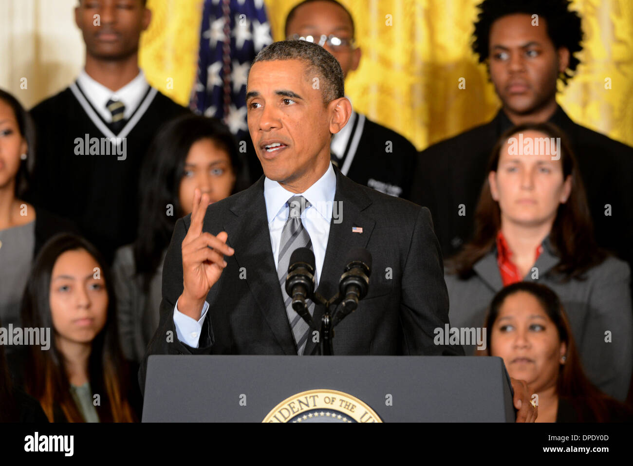 US-Präsident Barack Obama kündigt die ersten fünf "Versprechen Zonen," befindet sich in San Antonio, Philadelphia, Los Angeles, südöstlichen Kentucky und der Choctaw Nation of Oklahoma im East Room des weißen Hauses 9. Januar 2014 in Washington, DC. Stockfoto