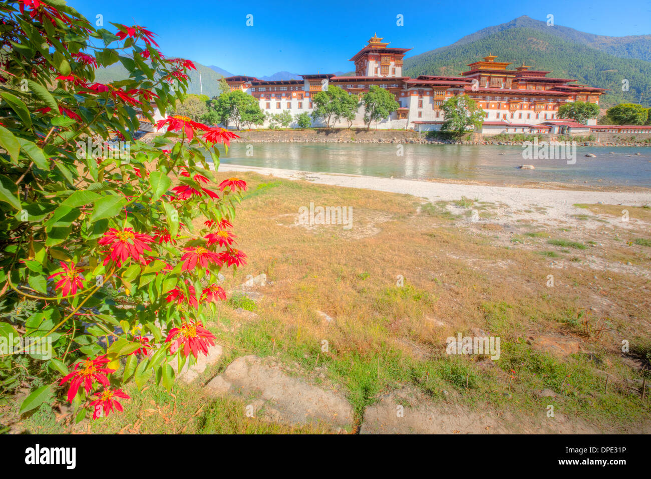 Punakha Dzong Kloster Bhutan Himalaya-Gebirges gebaut ursprünglich im 1300 s heilige Stätte bhutanischen Menschen auf Phochu & Mochu Fluss Stockfoto